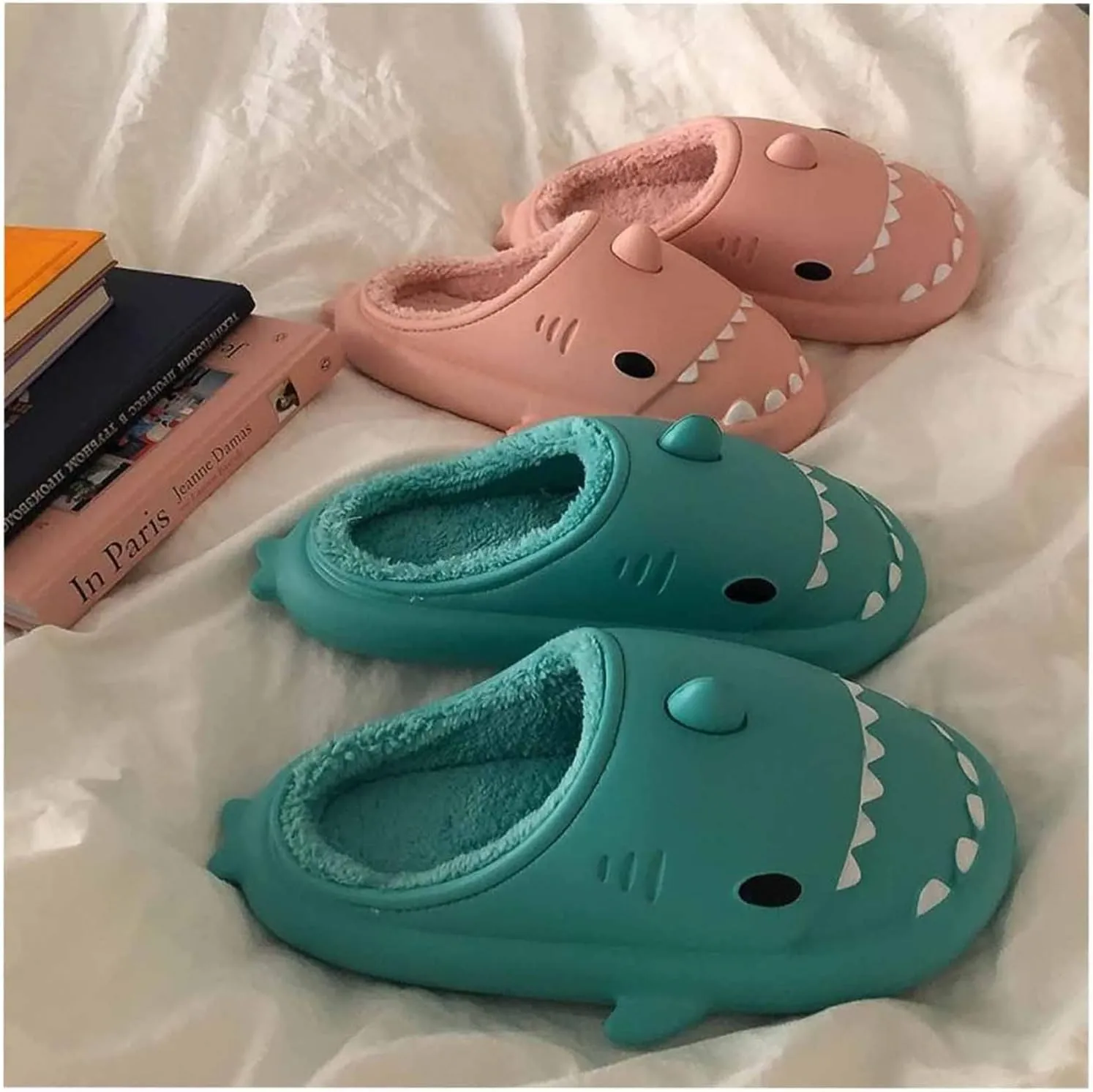 Shark Slides Winter Fluffy Plush Shark Slippers, Winter Cloud Slides Shark Slippers Adults Nonslip Fuzzy Slippers